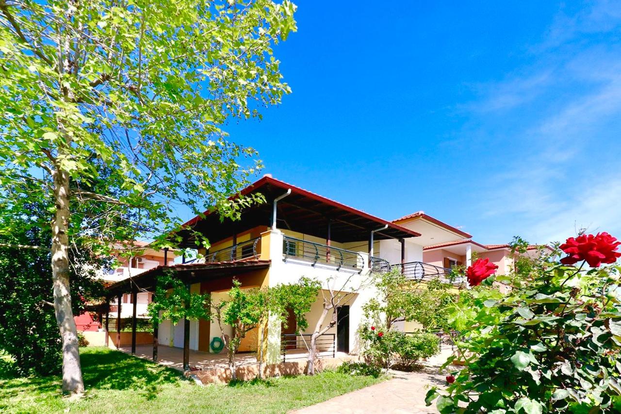 Nikiti Family House - B&B