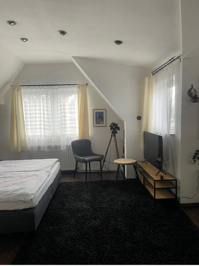 B&B Hamburg - Albi S - HH Airport - Bed and Breakfast Hamburg