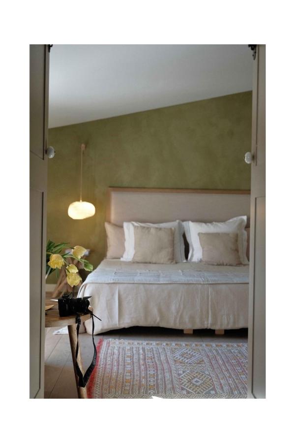 Kamer met Kingsize Bed en Uitzicht op de Tuin