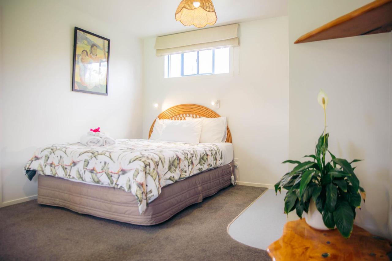 Camera Matrimoniale con Vista Giardino