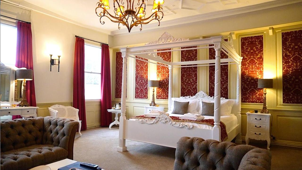 B&B Faringdon - The Old Crown Coaching Inn - Bed and Breakfast Faringdon
