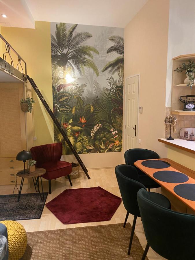 Jungle Story Apartment by Millenaris Park with Free Parking - B&B Budapest