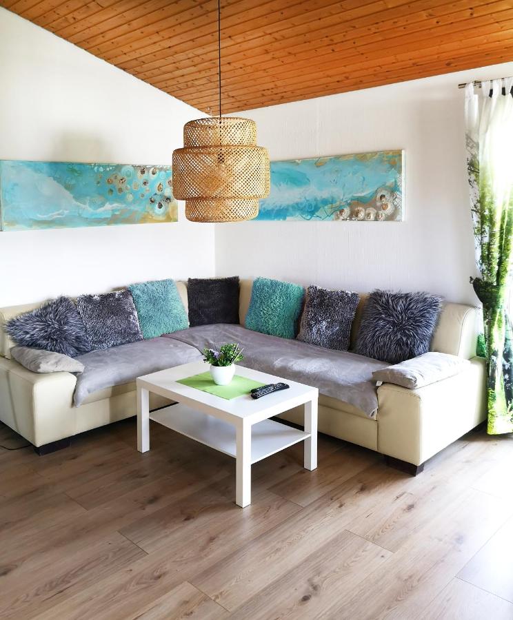 Ferienhaus LENA im Sauerland direkt am Hennesee - B&B