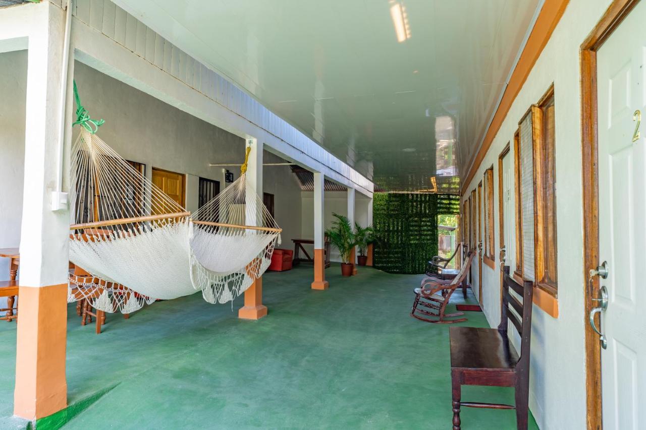 El Cocobolo Food&Rest Room 7 Bed and Breakfast WiFi AC Pkg gratis - Ferienwohnung
