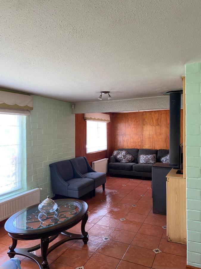 Cerca Aeropuerto Ruta 5 Sur, 2 estacionamientos, capacidad 8 personas - B&B Puerto Montt