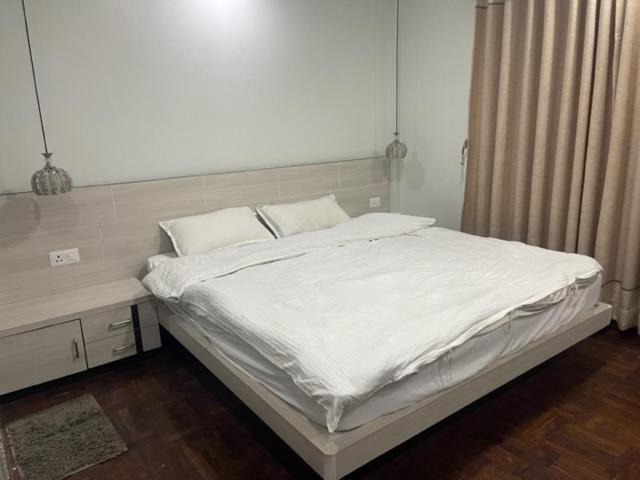 B&B Katmandou - Four Red Doors Service Apartments Sorakhutte Nayabazar - Bed and Breakfast Katmandou