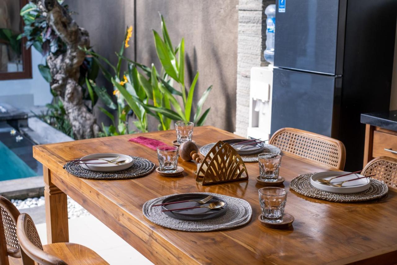 [Seminyak central] private 3 bedrooms villa with swimming pool - B&B