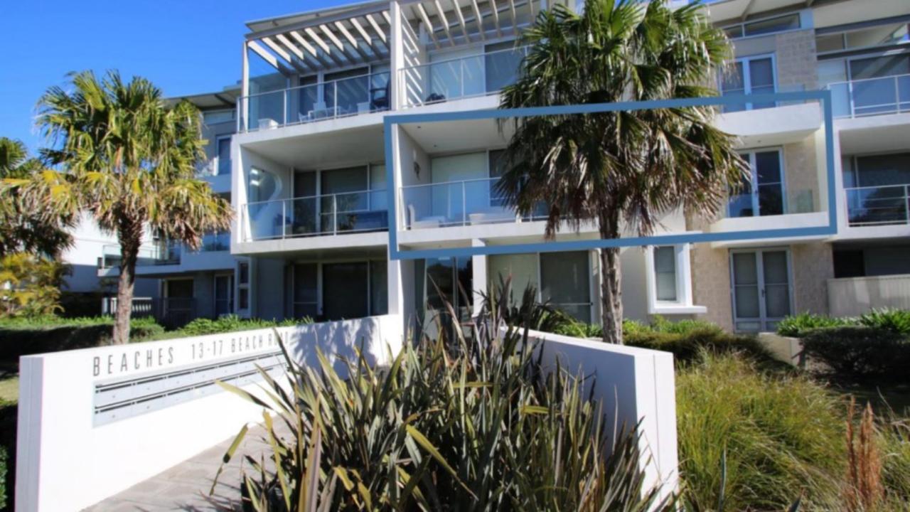10 - 13 - 15 Beach Rd Hawks Nest - B&B