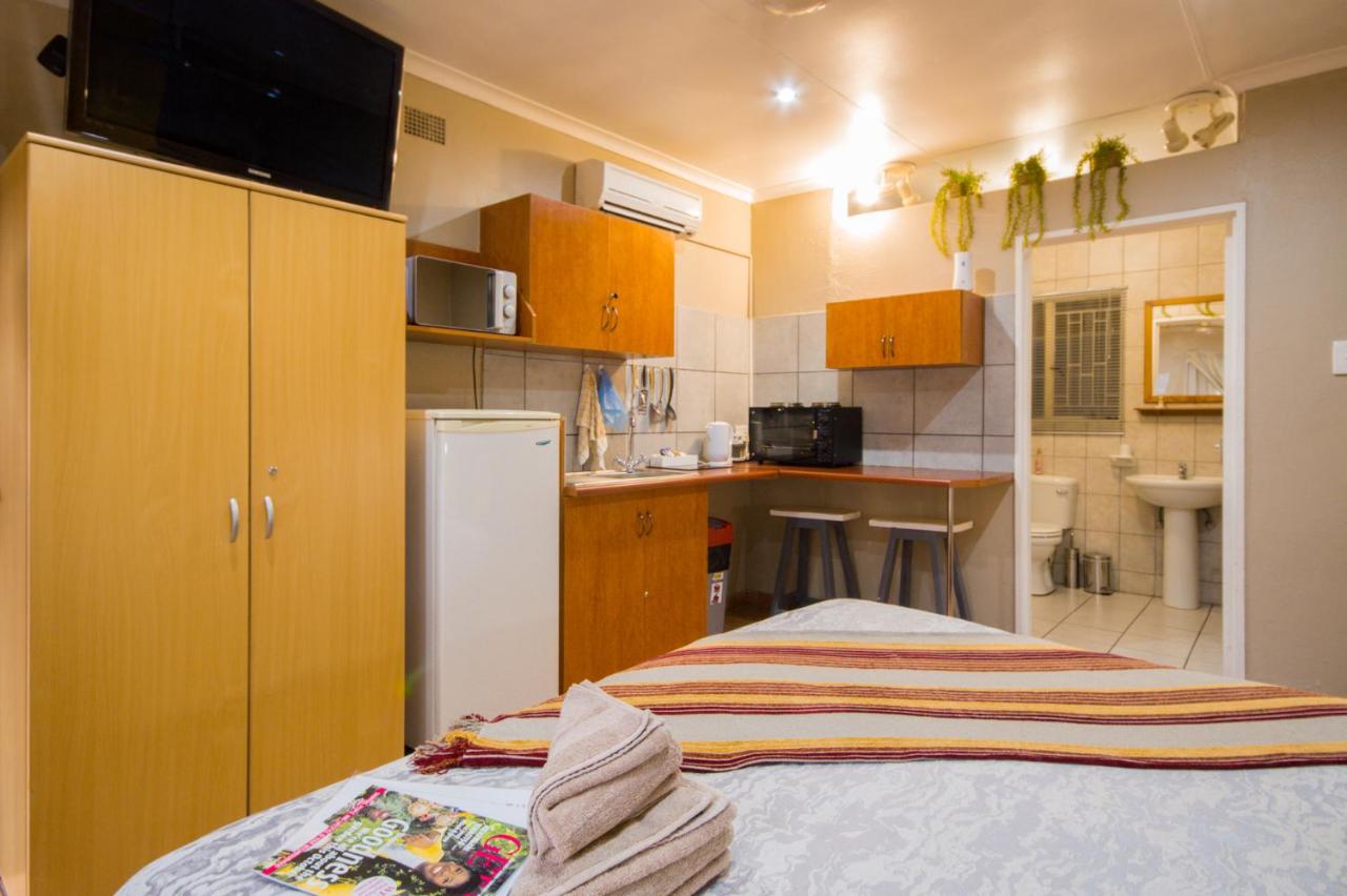 Camera Matrimoniale/Doppia con Letti Singoli con Bagno Privato