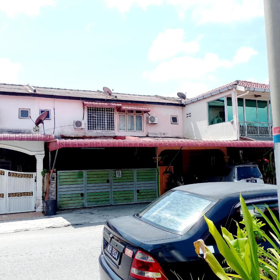 Nur's Homestay - B&B