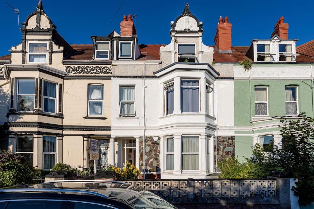 Beautiful newly refurbished apartment close to the promenade. - B&B