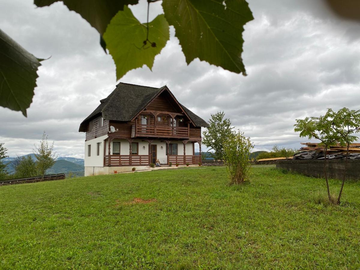 B&B Văleni - Casa din Deal - Bed and Breakfast Văleni