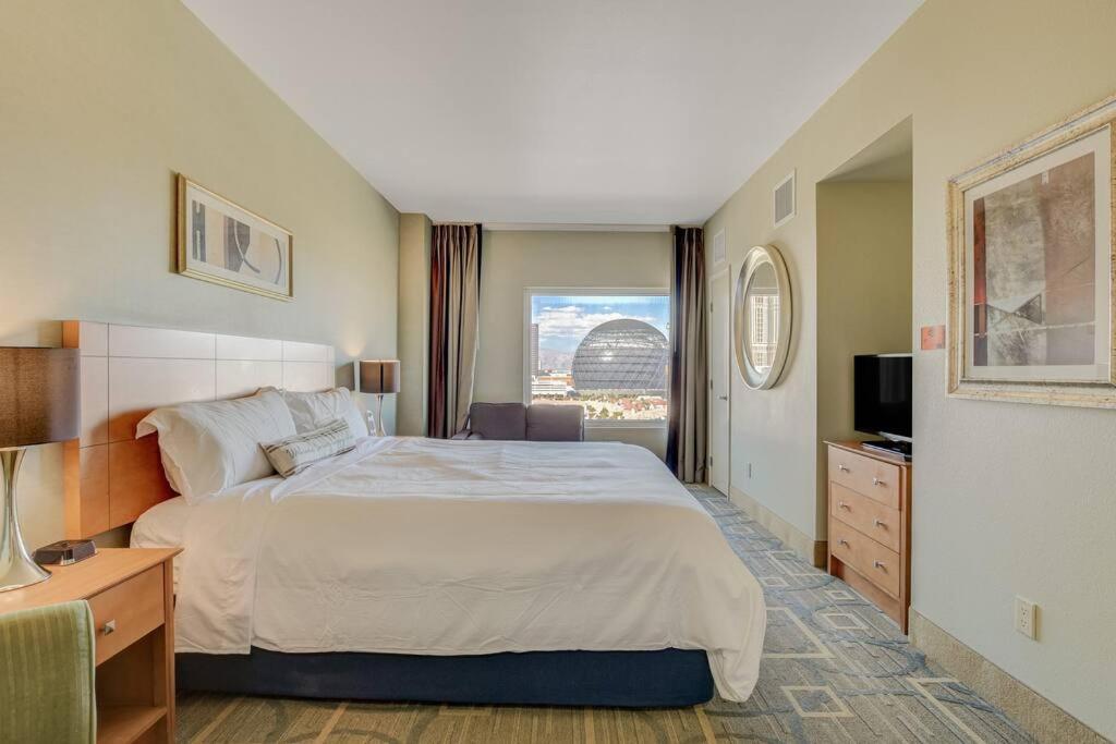 King Suite with Balcony