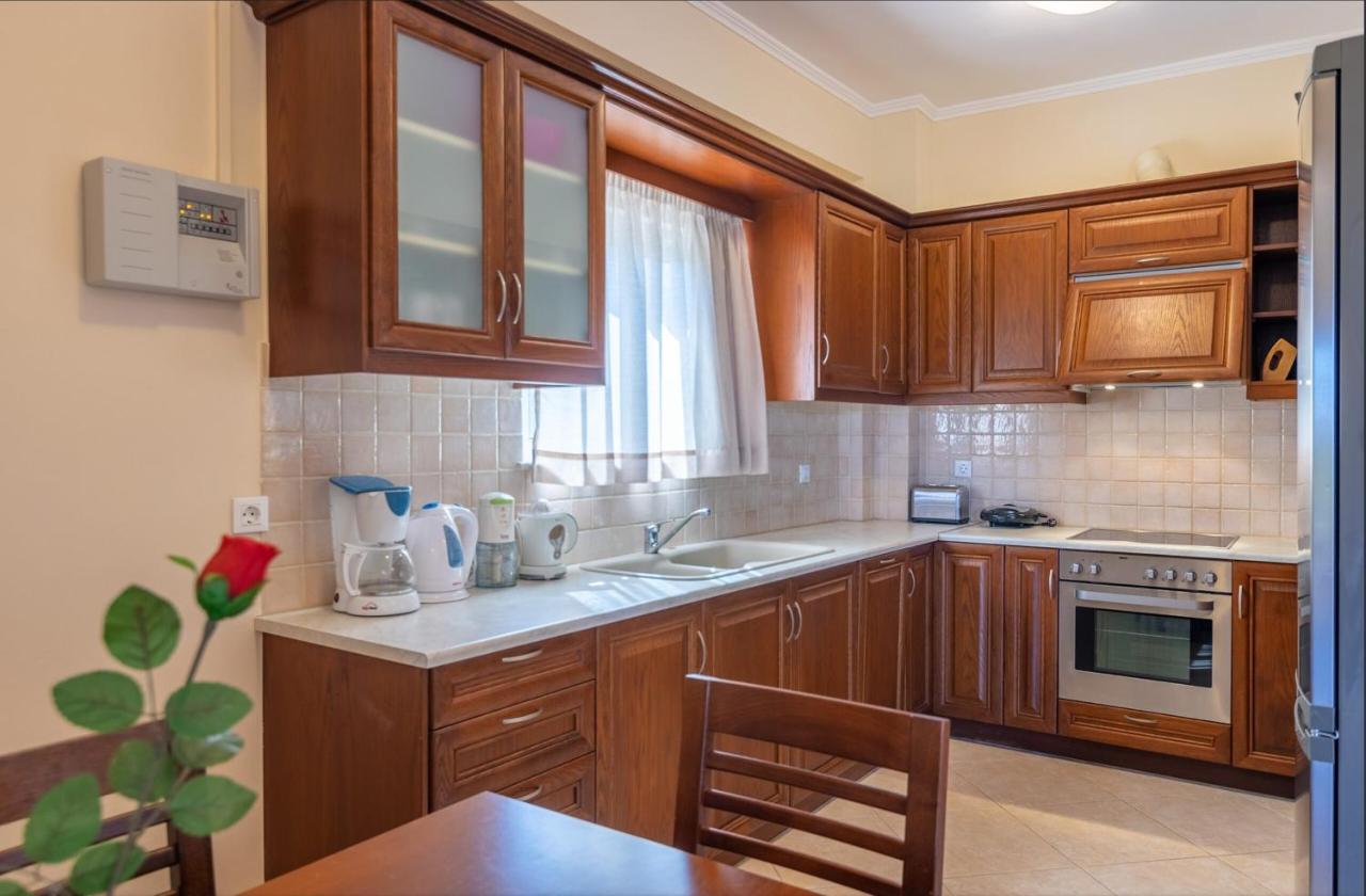 Selini Villas with private pool 10 minutes walking from the beach - B&B Rapaniana
