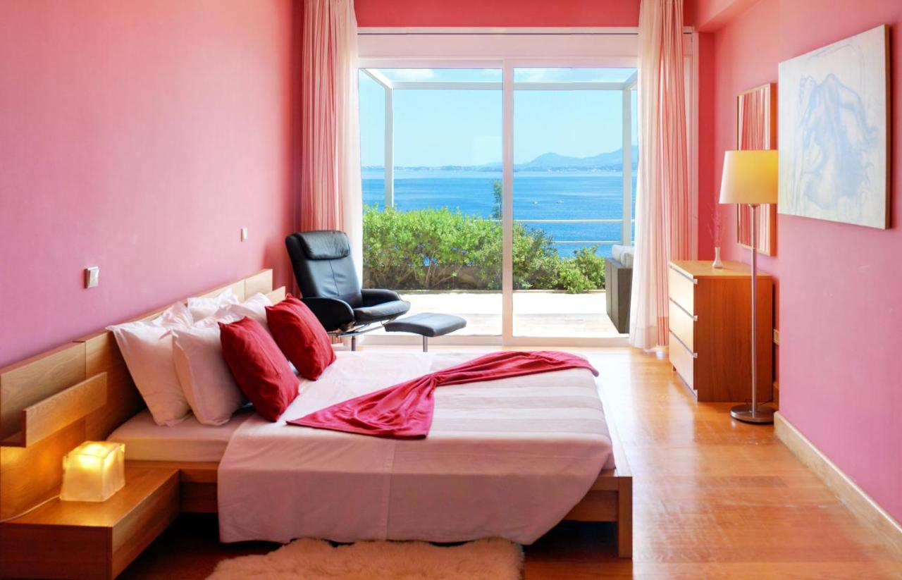 Villa de 5 dormitorios con vistas al mar y piscina privada 