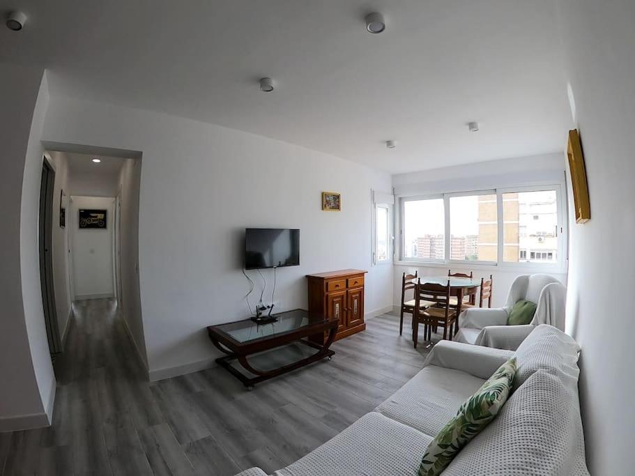 ROCH - Stylish Apartment near Metro - B&B Siviglia