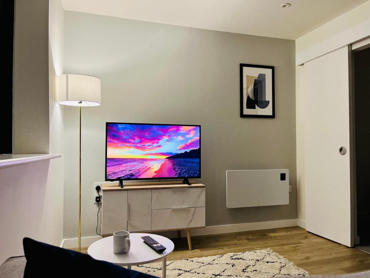 Fantastic one bedroom apartment near Old Trafford Stadium - B&B