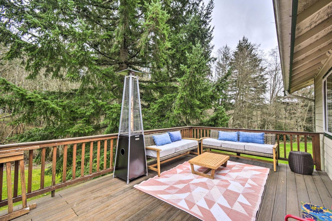 Central 4-Acre Cottage with Deck Walk to Bay! - B&B