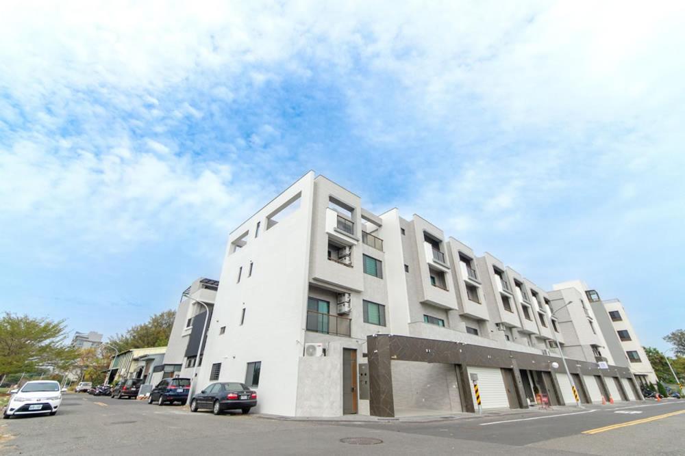 靚嶼民宿La Is La Bonita 台南包棟 KTV 烤肉 電動麻將 民宿 - B&B