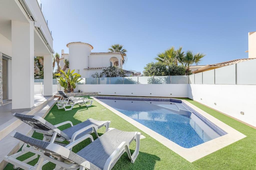 VILLA LIMOEIRO - Beautiful new home nestled in the heart of Galé - Chambres d'hôtes Guia