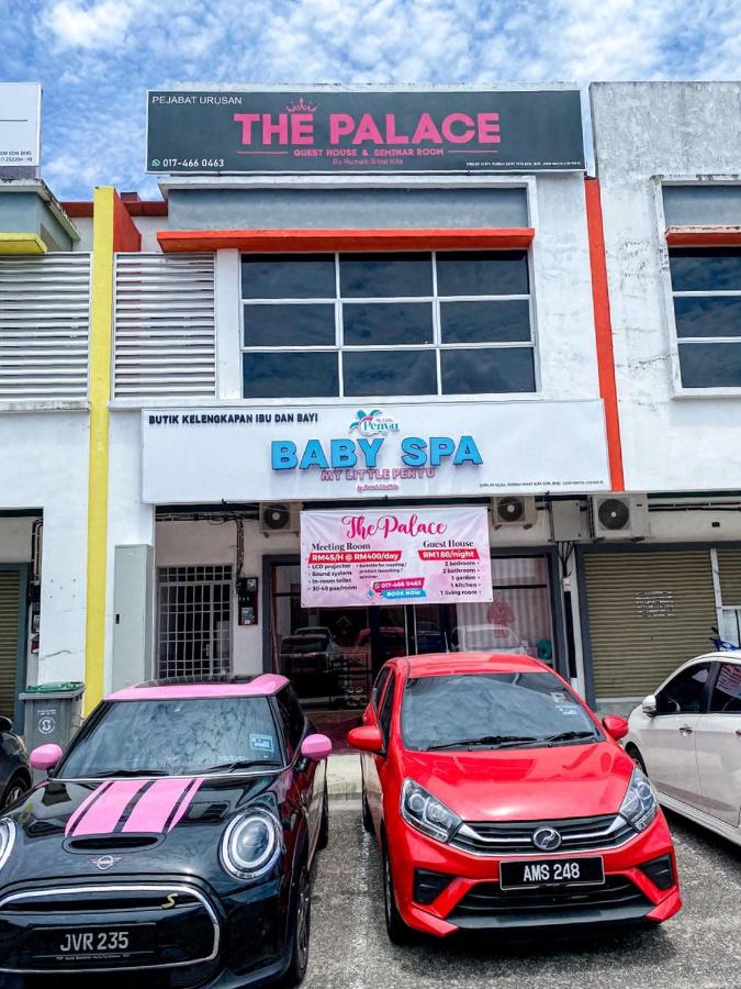 The Palace Guest House, Seri Gading Batu Pahat - Chambres d’hôtes