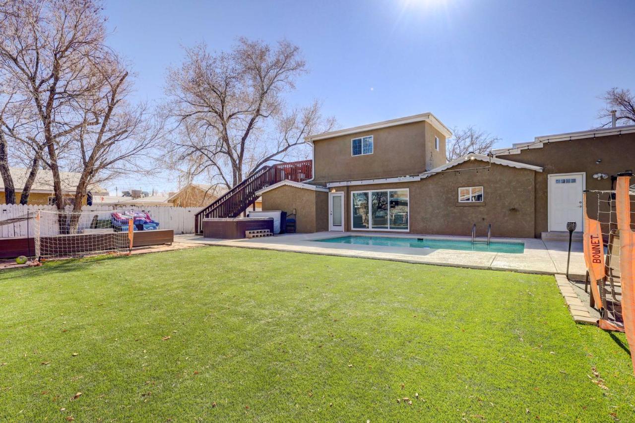 B&B Alburquerque - Albuquerque Vacation Rental with Hot Tub! - Bed and Breakfast Alburquerque