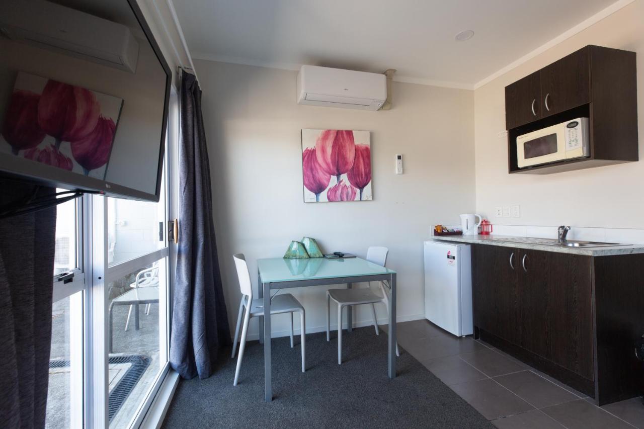 Studio with Spa Bath