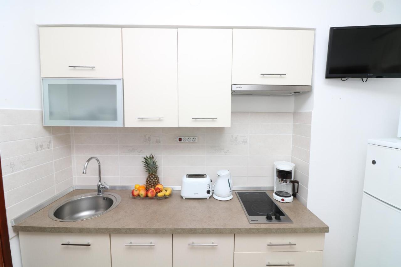 Apartment Tomasic with Terrace - Ferienwohnung Baška