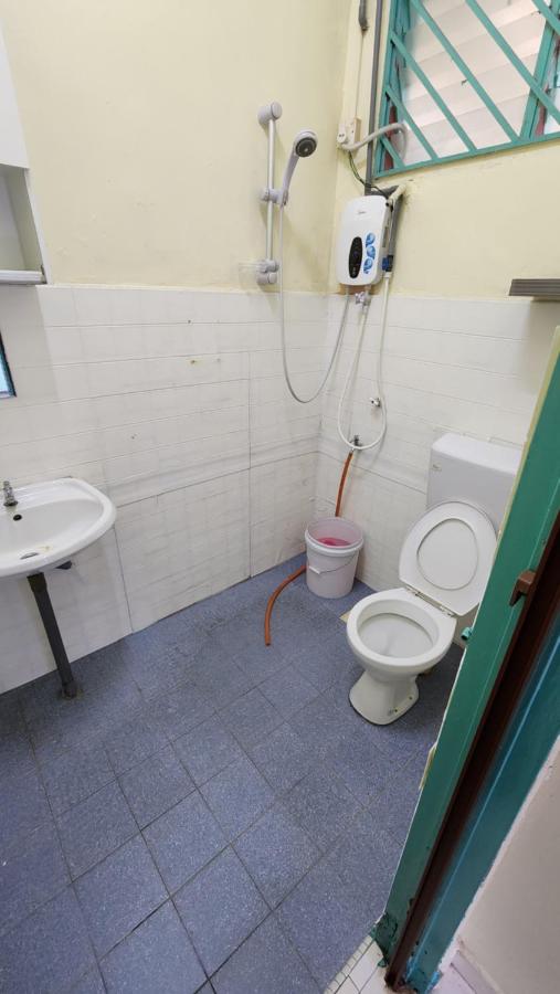 Guest House at Johor Bahru - B&B