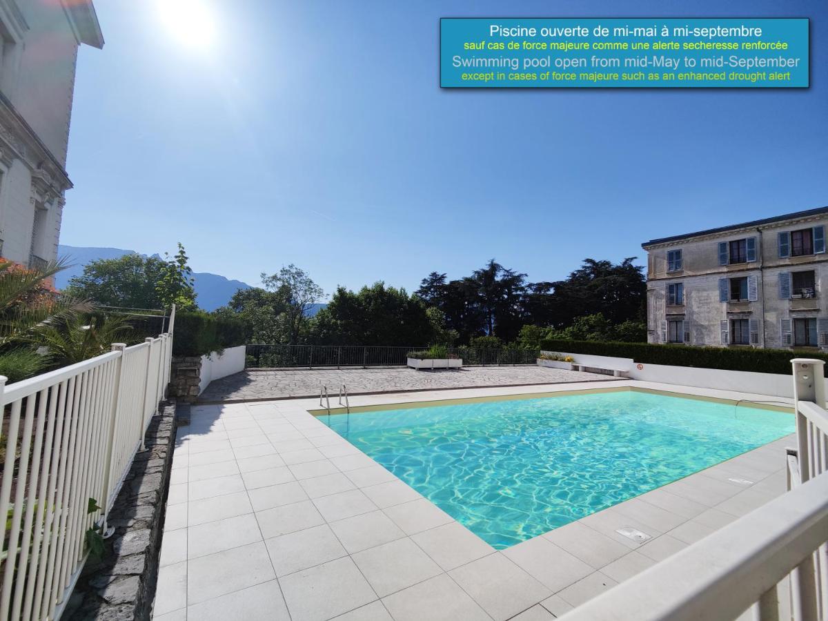 B&B Aix-les-Bains - Grand studio 38m2 dans ancien palace avec piscine et place de parking privée - Bed and Breakfast Aix-les-Bains