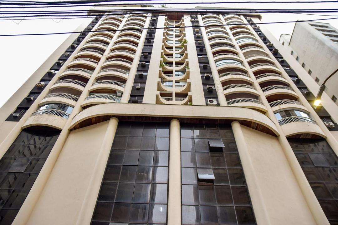 Flat c varanda na Praia de Pitangueiras-Guaruja SP - B&B Guarujá