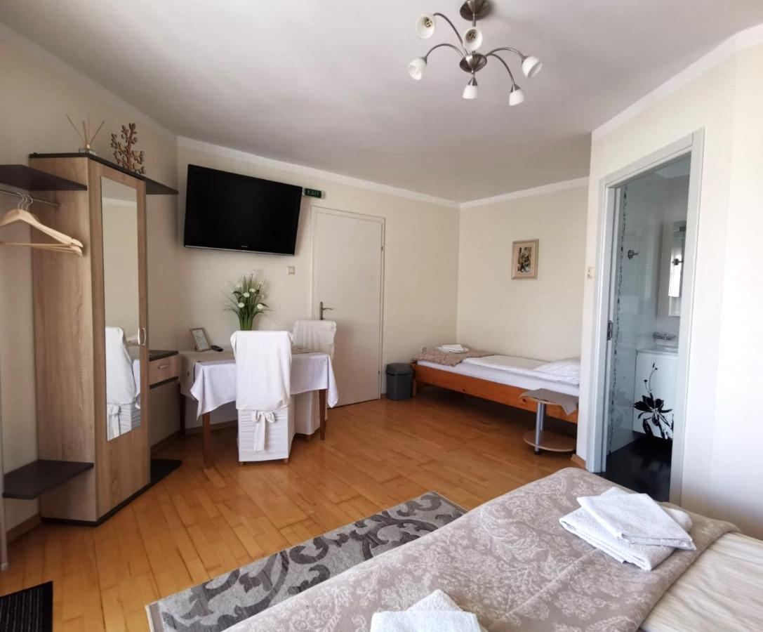 Habitación Familiar con vistas al jardín