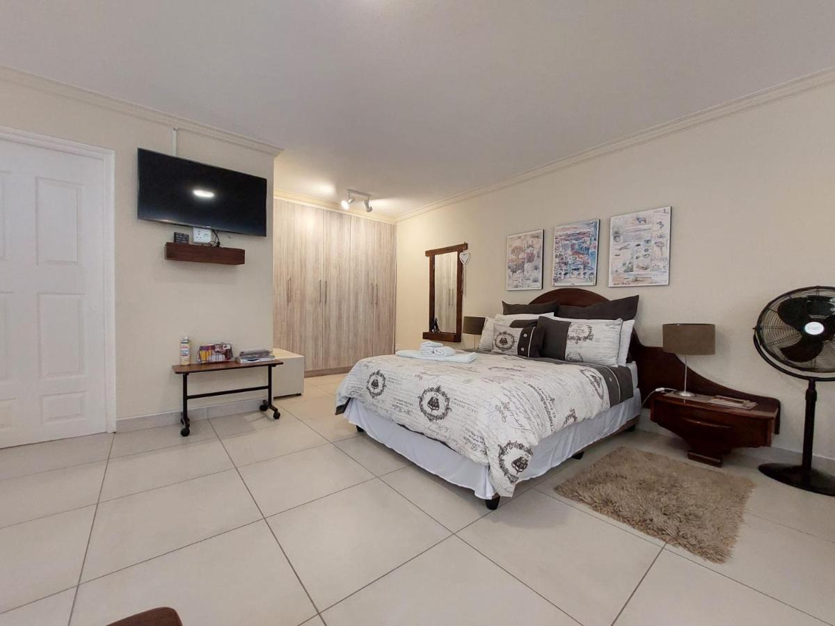 Lyn's Self Catering - B&B