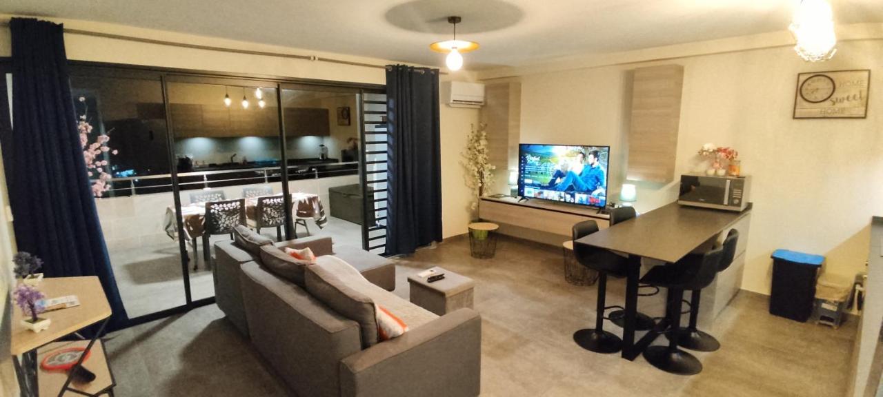 Charmant F2 à SkyNui, piscine de 25m et vue mer - Ferienwohnung Papeete