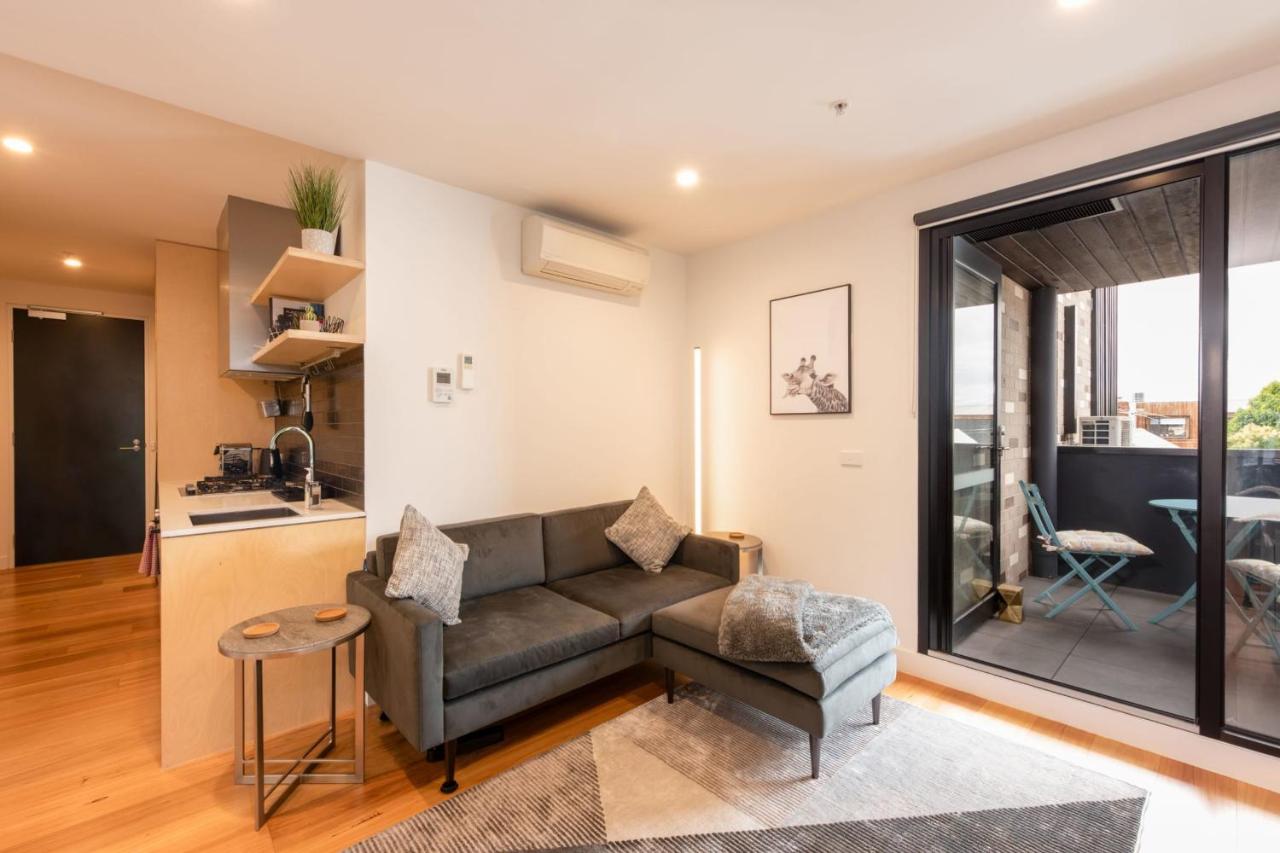 B&B Melbourne - Modern 1 Bedroom Apartment in Brunswick East near CBD - Bed and Breakfast Melbourne