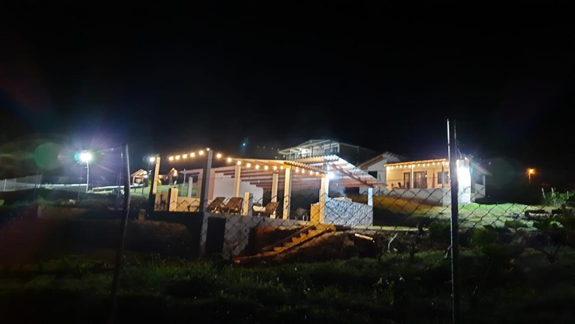 Cabañas Finca Las Aguas - B&B Calima