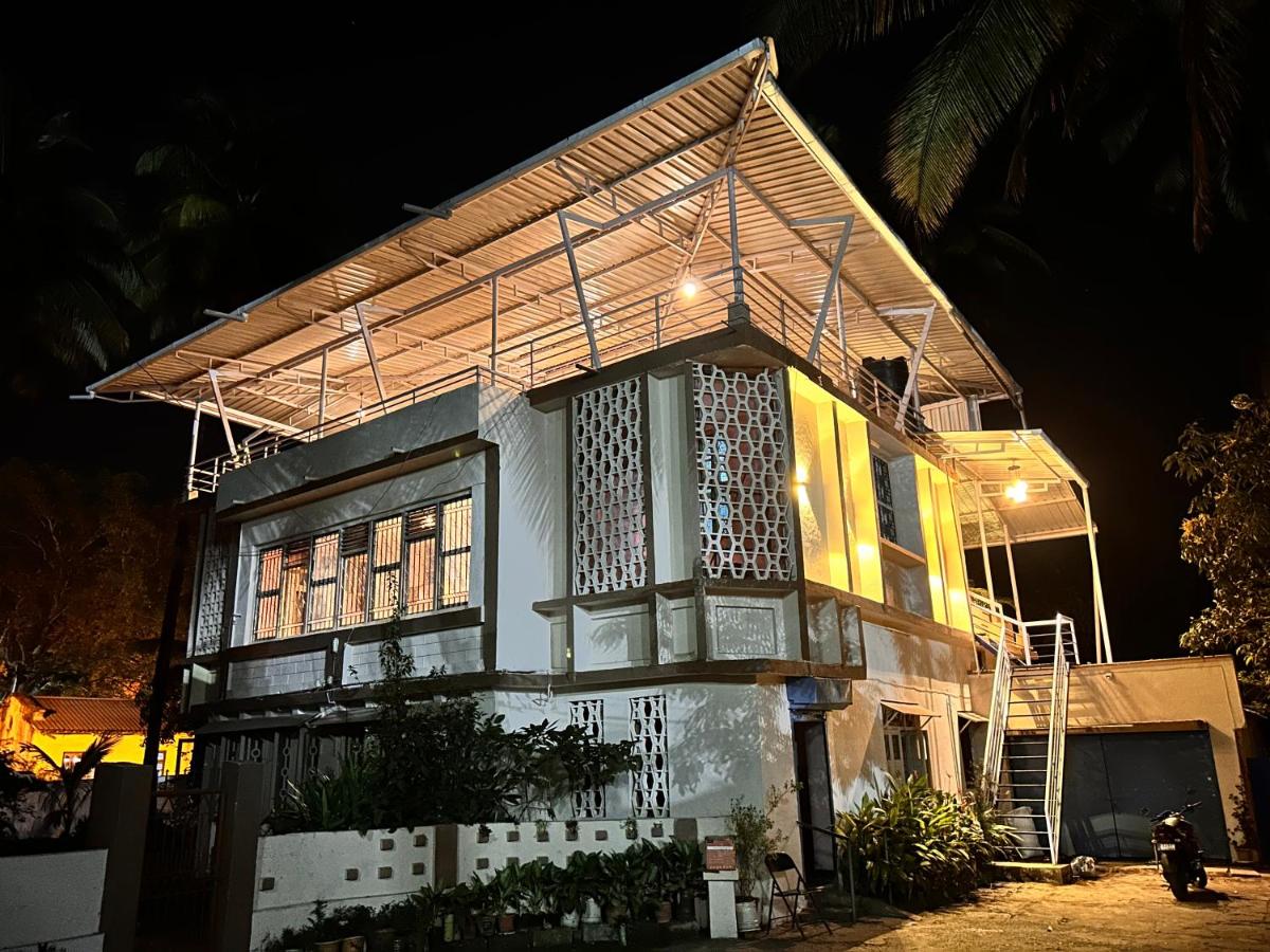 Pebble Bay Home Stay - B&B