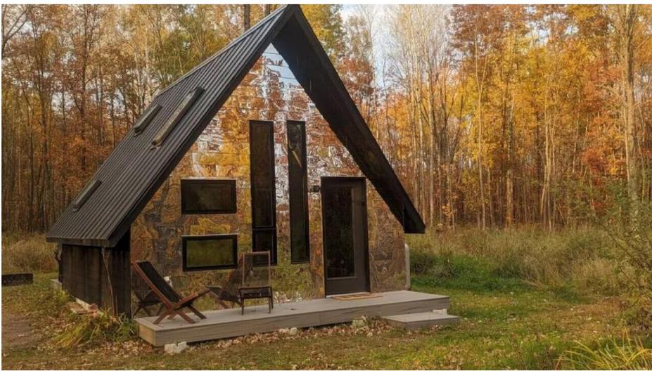 Modern A Frame in the woods Pet friendly - Chambres d'hôtes Brook Park