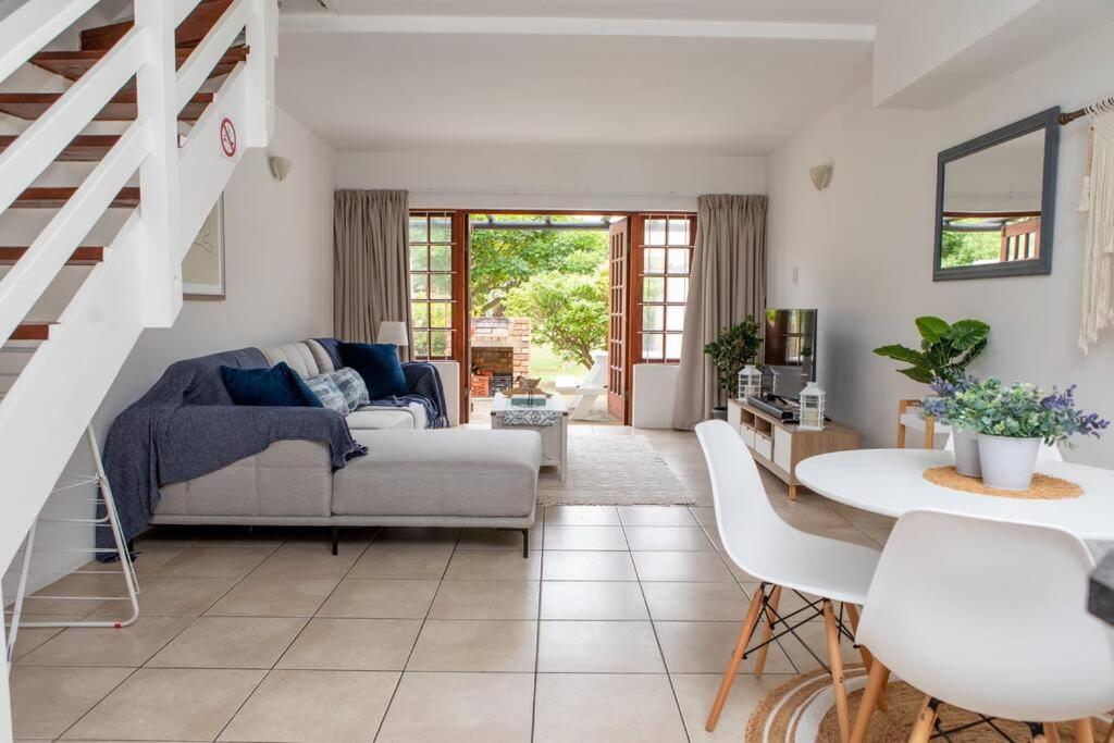 Beachfront Accommodation - B&B