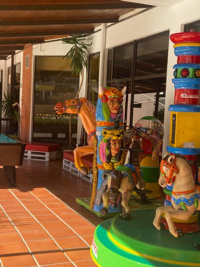 MARIACAST CLUBE DA PRAIA DA ROCHA - B&B