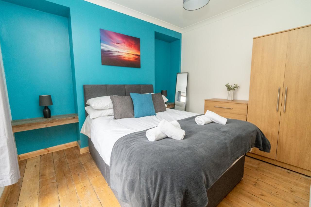 B&B Swansea - Business friendly & Spacious 2BR home - Perfectly located for working in Swansea - Bed and Breakfast Swansea