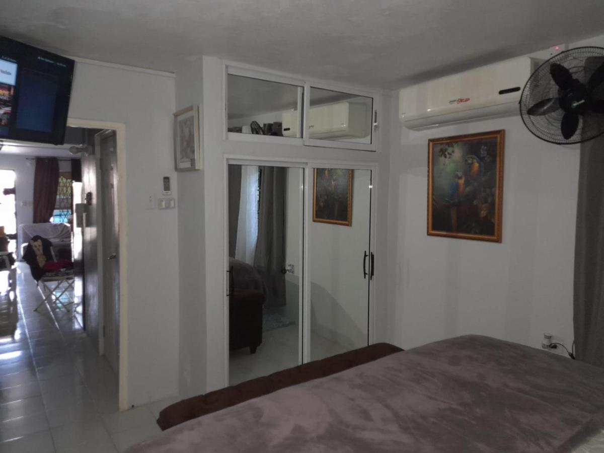 Zipcode Hideaway Guesthouse - B&B