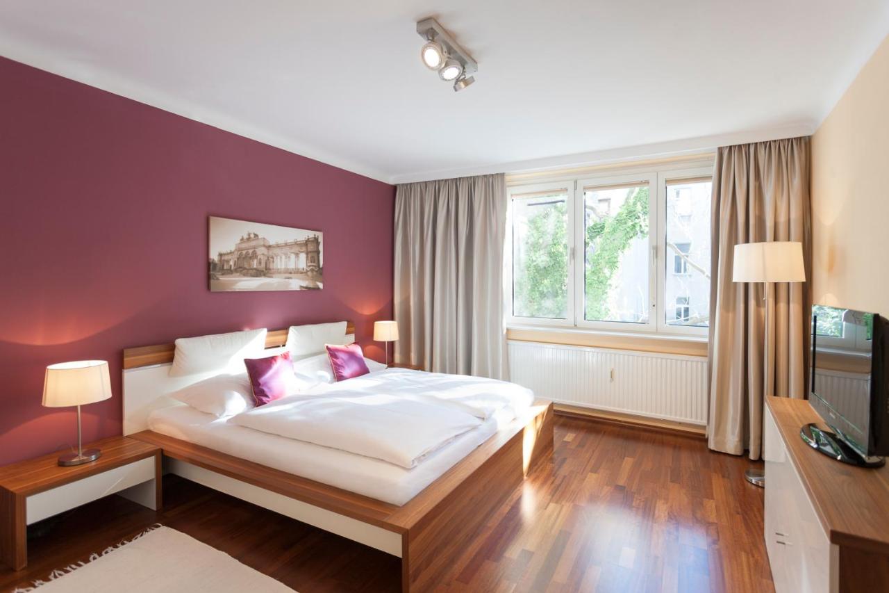 Superior One-Bedroom Apartment with Balcony