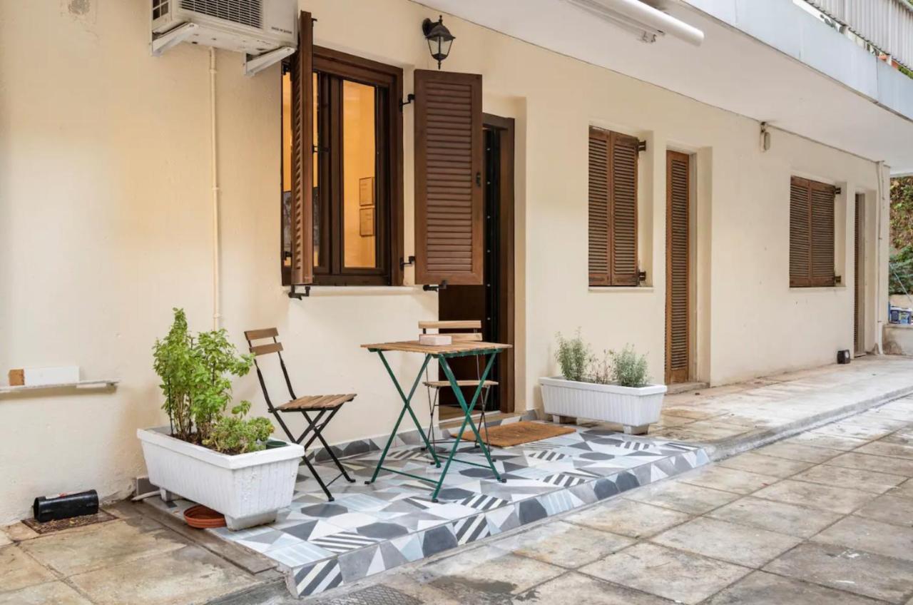 Cute tiny apartment in the heart of Flisvos - B&B Athens