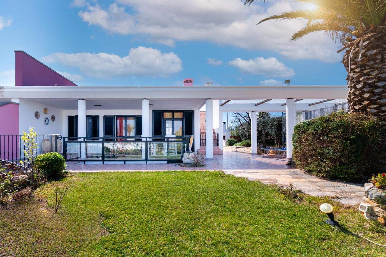 Villa Ivana e Beatrice - Villaggio Santa Lucia Ostuni - B&B