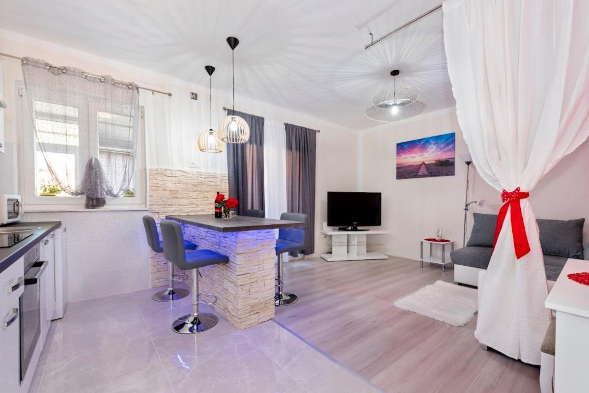 Lana Šibenik - B&B Sebenico