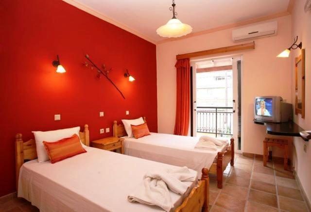 Two Bedroom Apartment with Mountain View