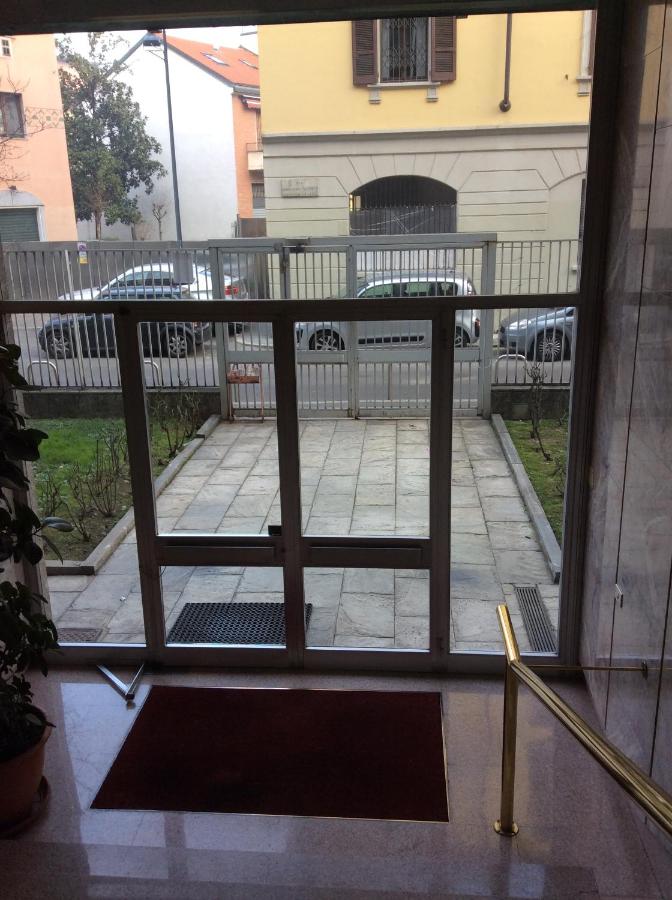 Morivione Apartment - Bocconi free parking - B&B