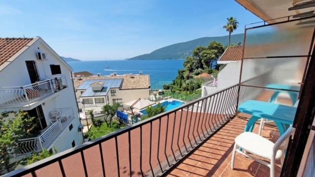 Deluxe Dreibettzimmer mit Meerblick