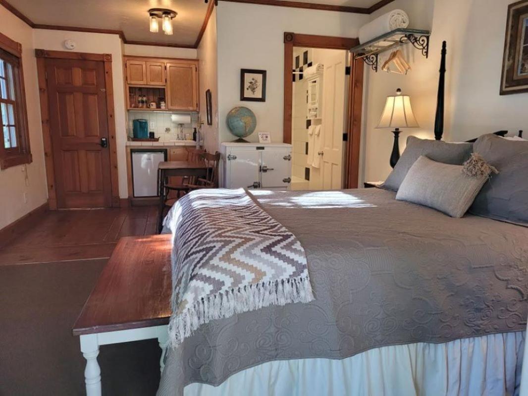 Queen Suite
